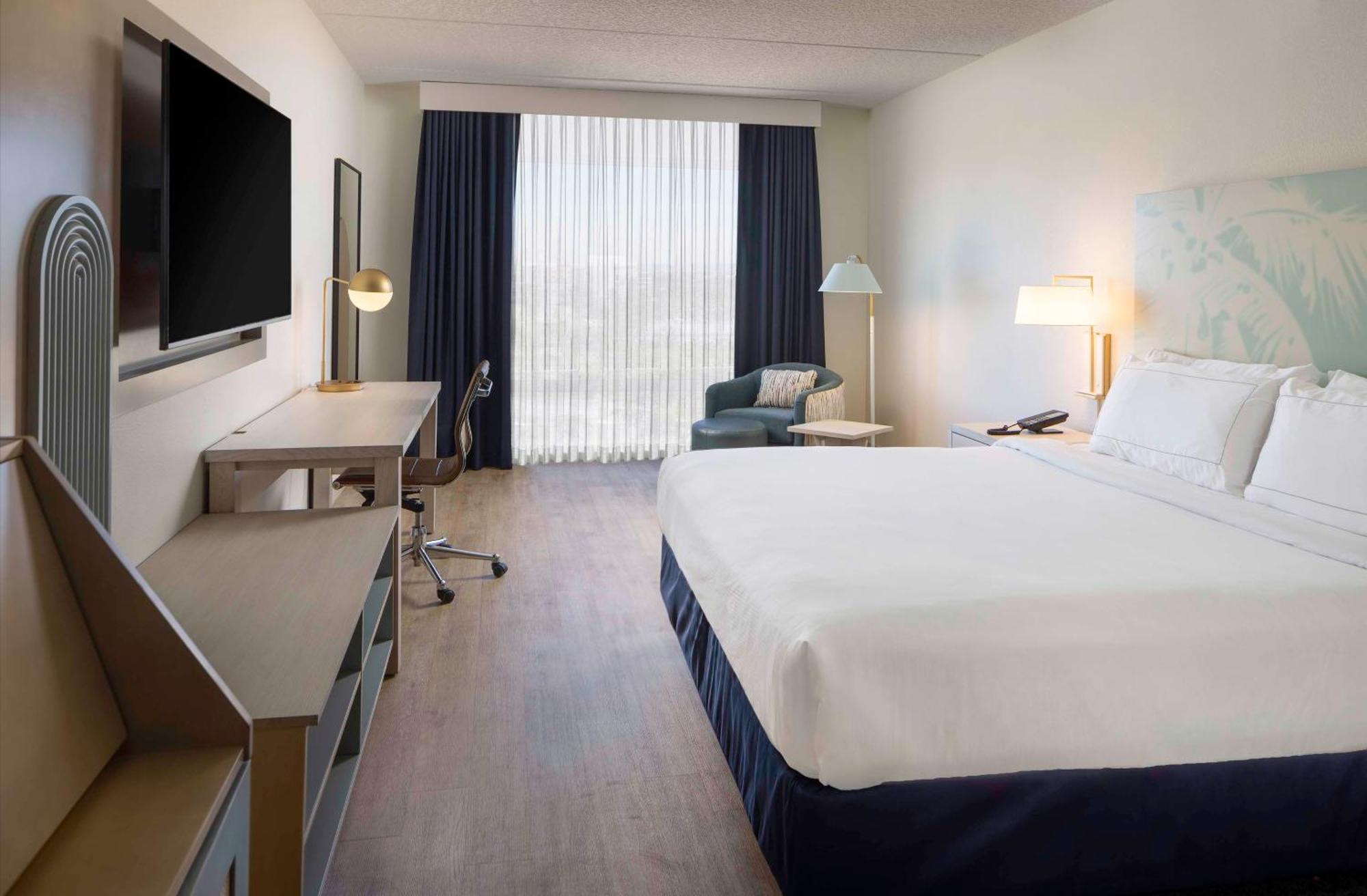 King Room with Shower - Mobility and Hearing Accessible